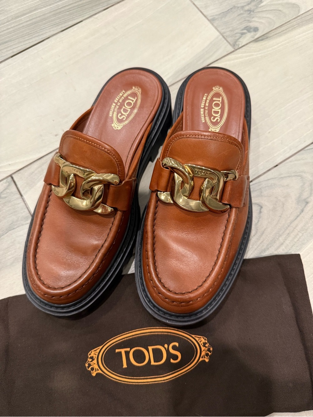 Tod's Tan Leather Chain-Trim Slip-On Loafer Mules - Picture 2 of 5